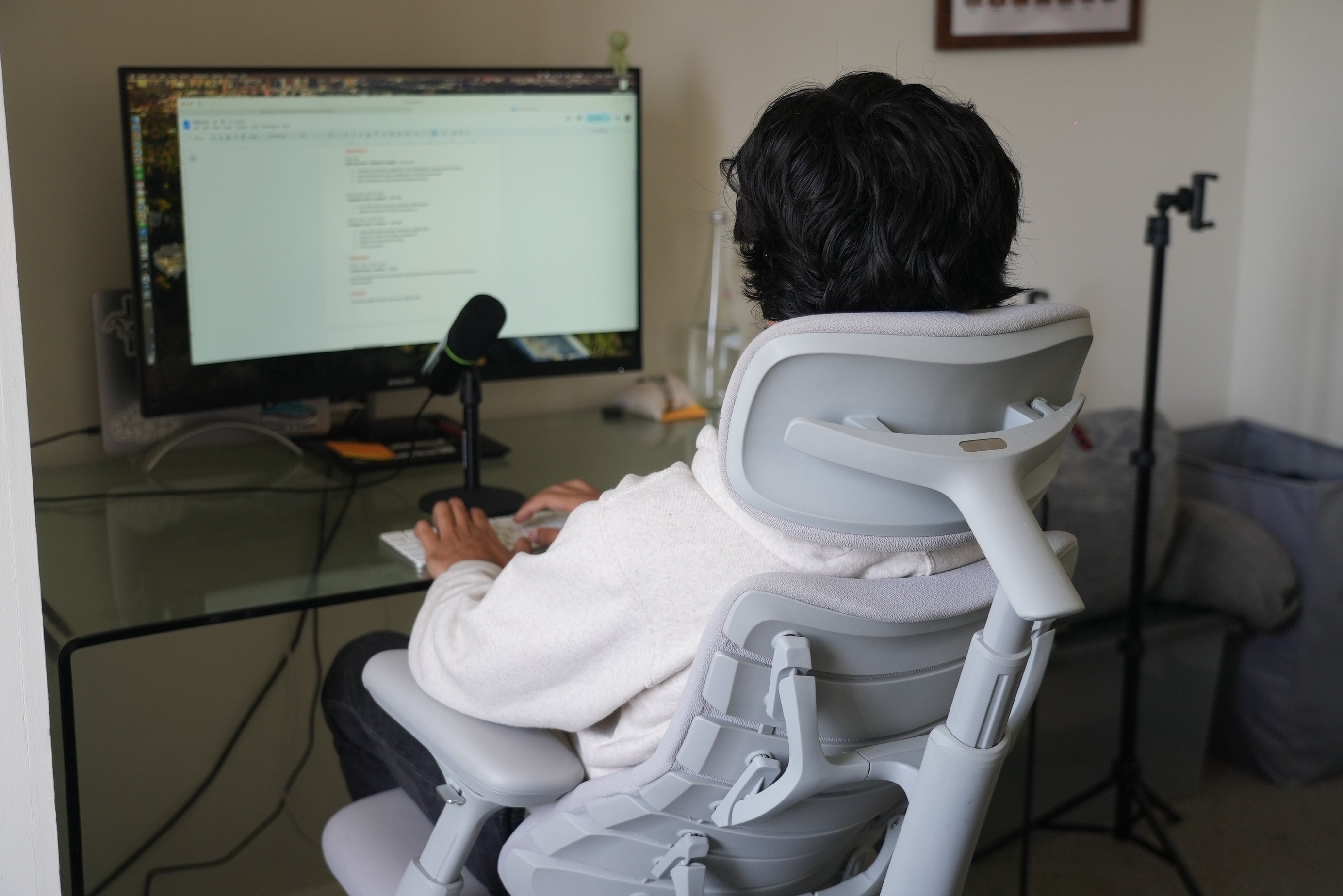 Is a ￡1,000 Office Chair Worth It? Breaking Down the ROI