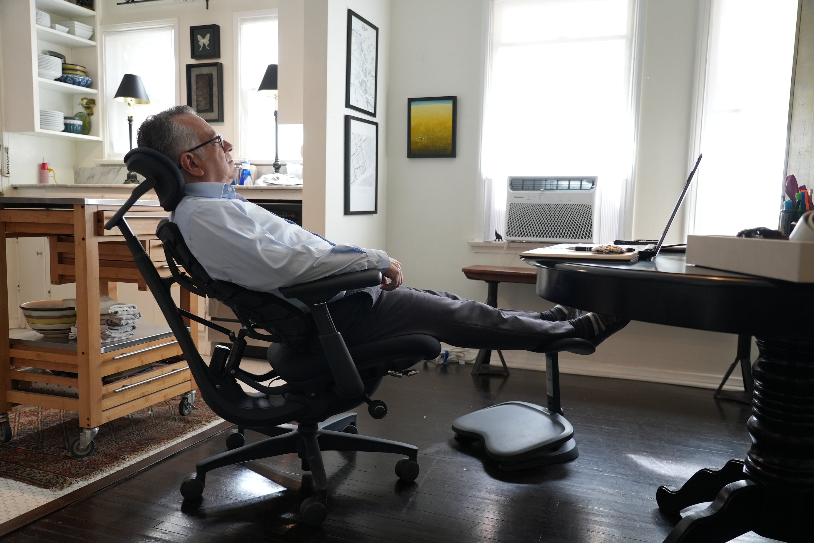 Why Ergonomic Chair Adjustability Doesn’t Always Prevent Back Pain
