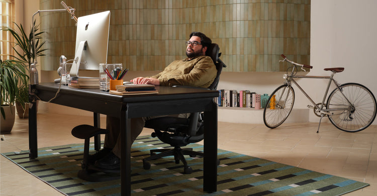LiberNovo Maxis chair comparison — bigger frame built for taller and broader bodies.